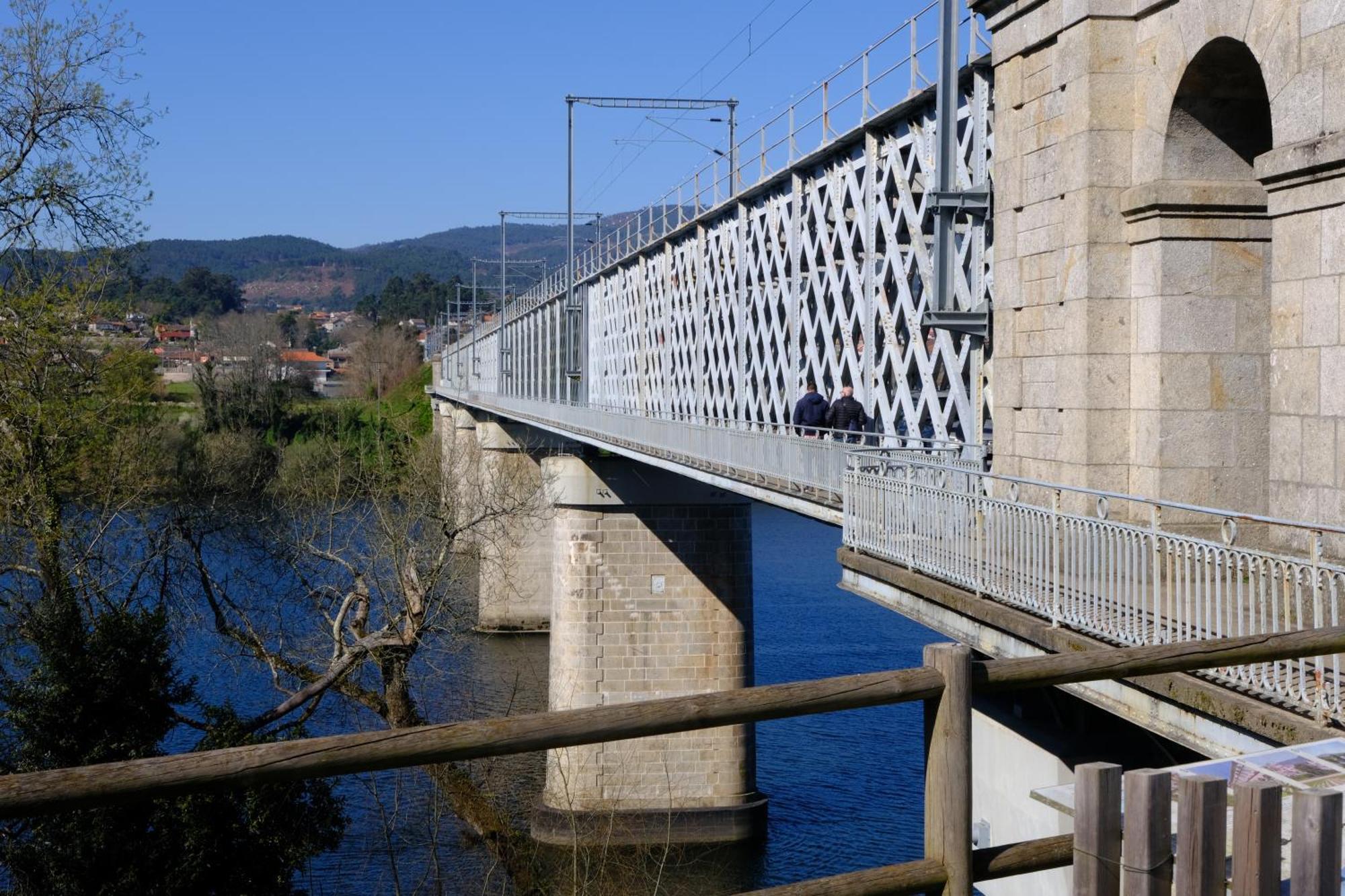Casita A Estrenar En Finca Con Rio Proxima A Tui, Gondomar Y Portugal. Ngoại thất bức ảnh